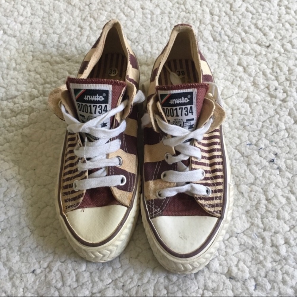 Invito from Amsterdam Sneaker Flats 39 8.5